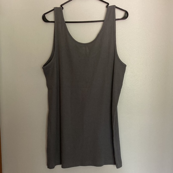 Old Navy | Tall Slim Fit Ribbed Tank - Picture 4 of 4